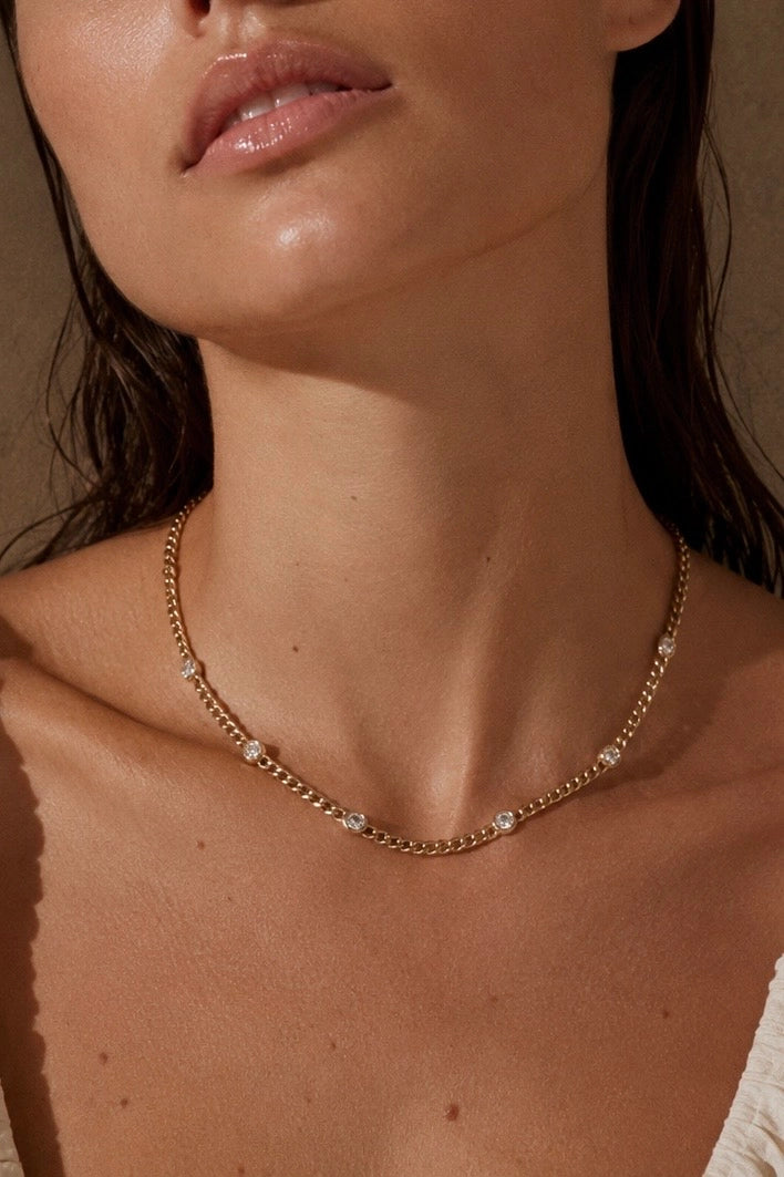 Collar Cadena Dorada con Cristales