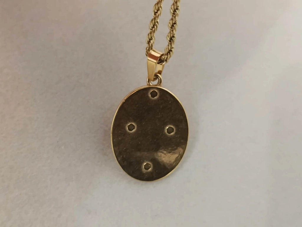 Collar de Cadena Gruesa con Medallón de la Virgen