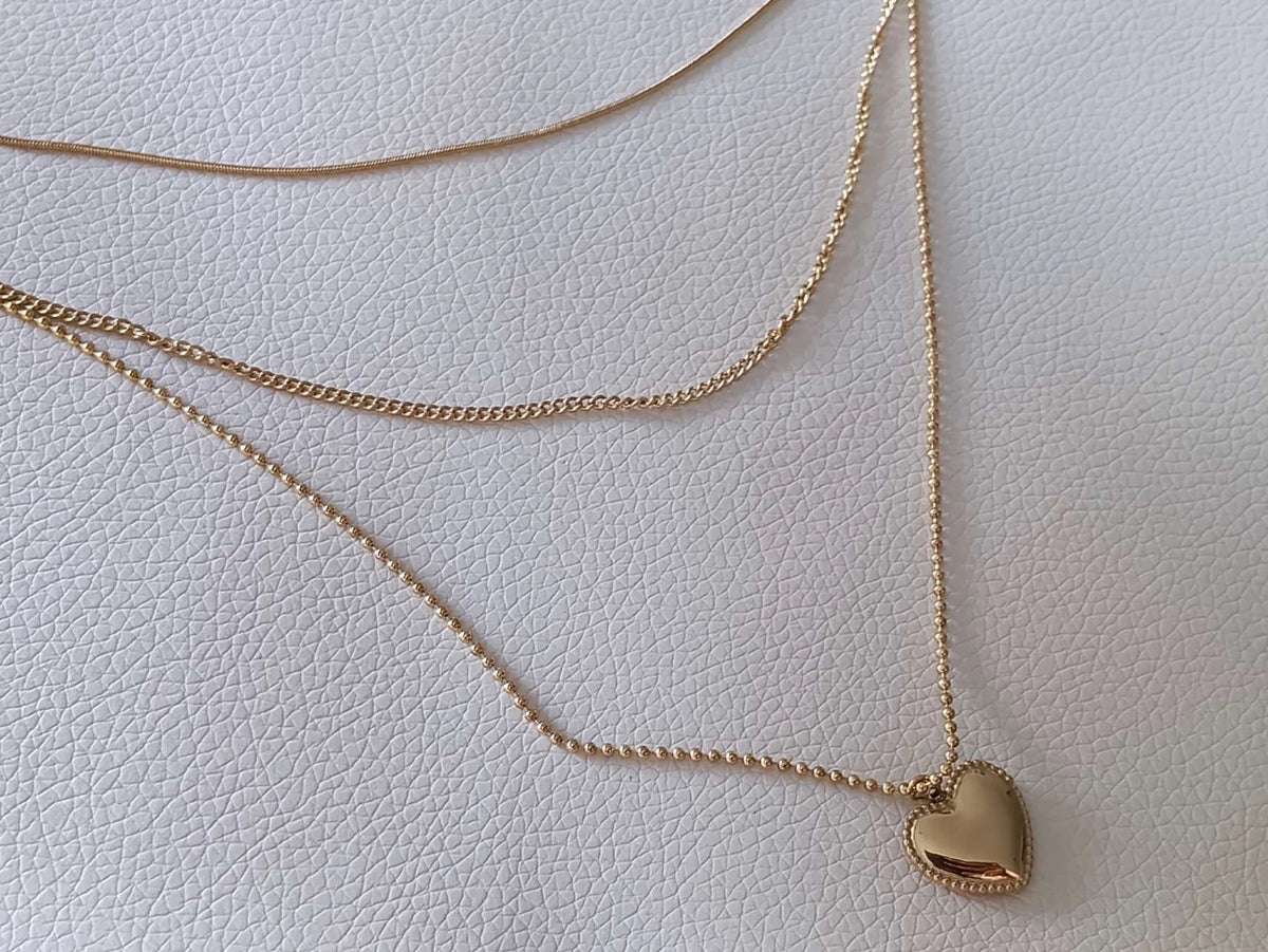 Collar de Corazón Pulido con Triple Cadena